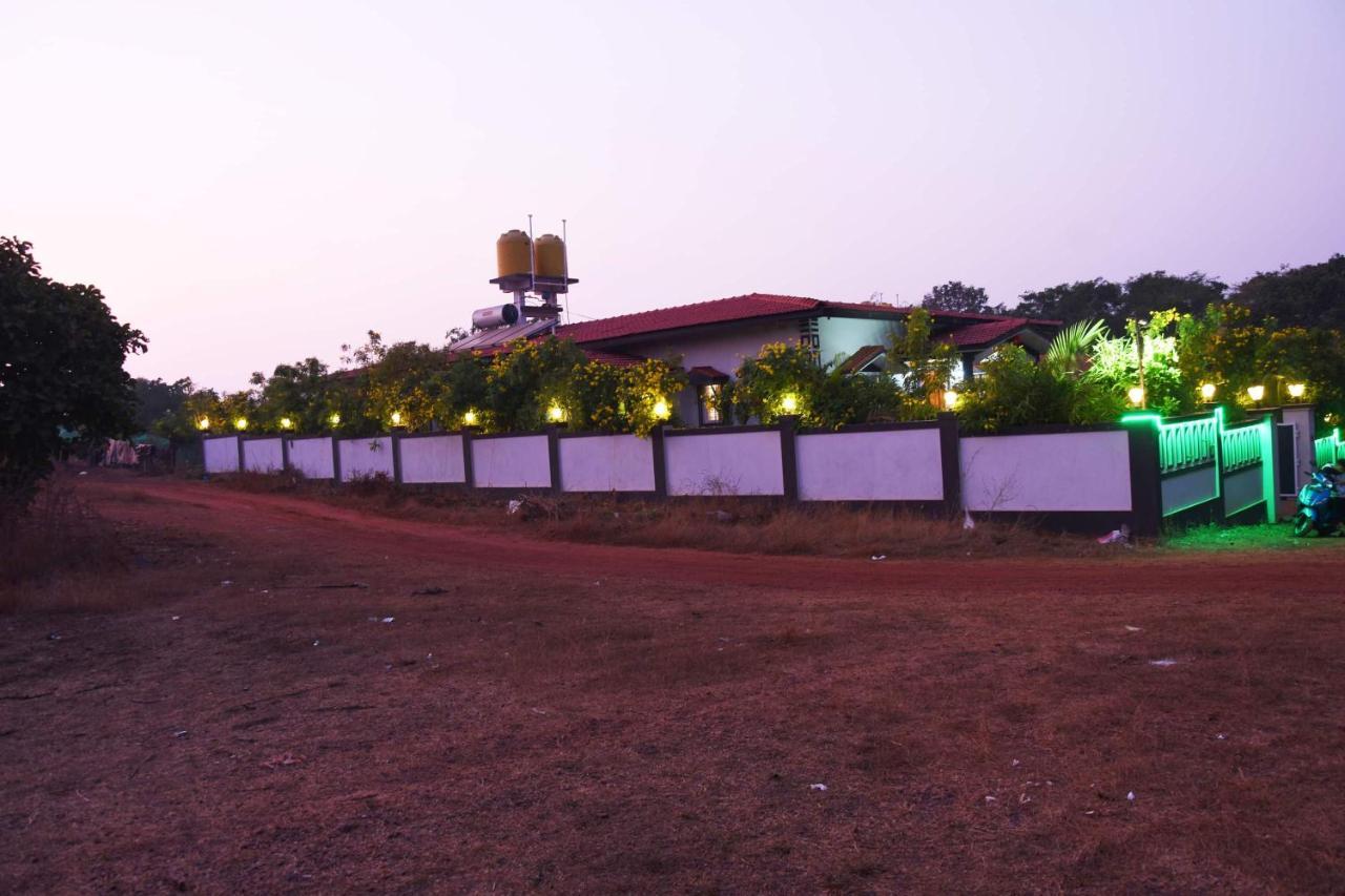 Vagator Retreat Resort With Swimming Pool Exterior photo